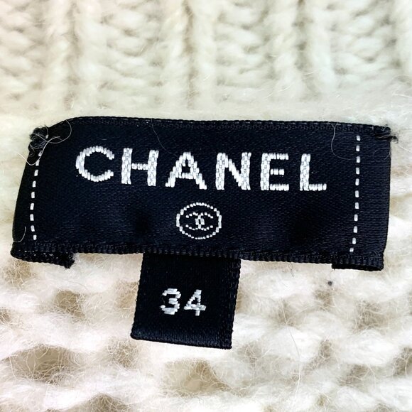 CW0338 Chanel Ivory Cable Knit Wool Cardigan With Heart CC Buttons & Collar - Picture 7 of 8